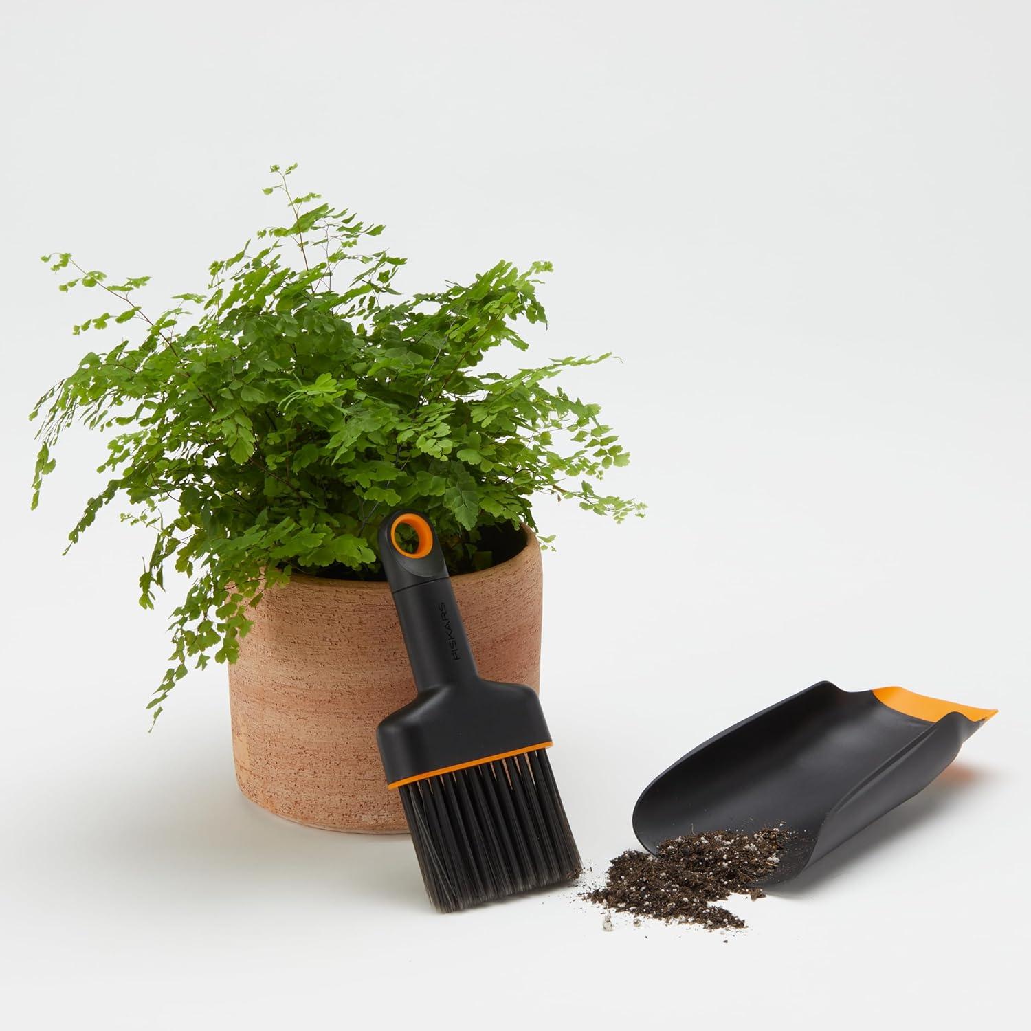 imageFiskars Planting Soil Scoop and Brush Set Garden Tool for Indoor Gardening Mess Control for Transplanting and Repotting Made with Recycled Plastic
