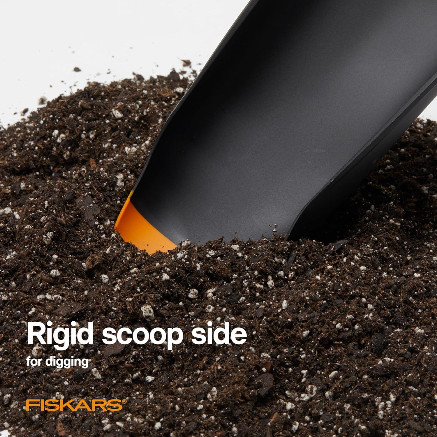 imageFiskars Planting Soil Scoop and Brush Set Garden Tool for Indoor Gardening Mess Control for Transplanting and Repotting Made with Recycled Plastic