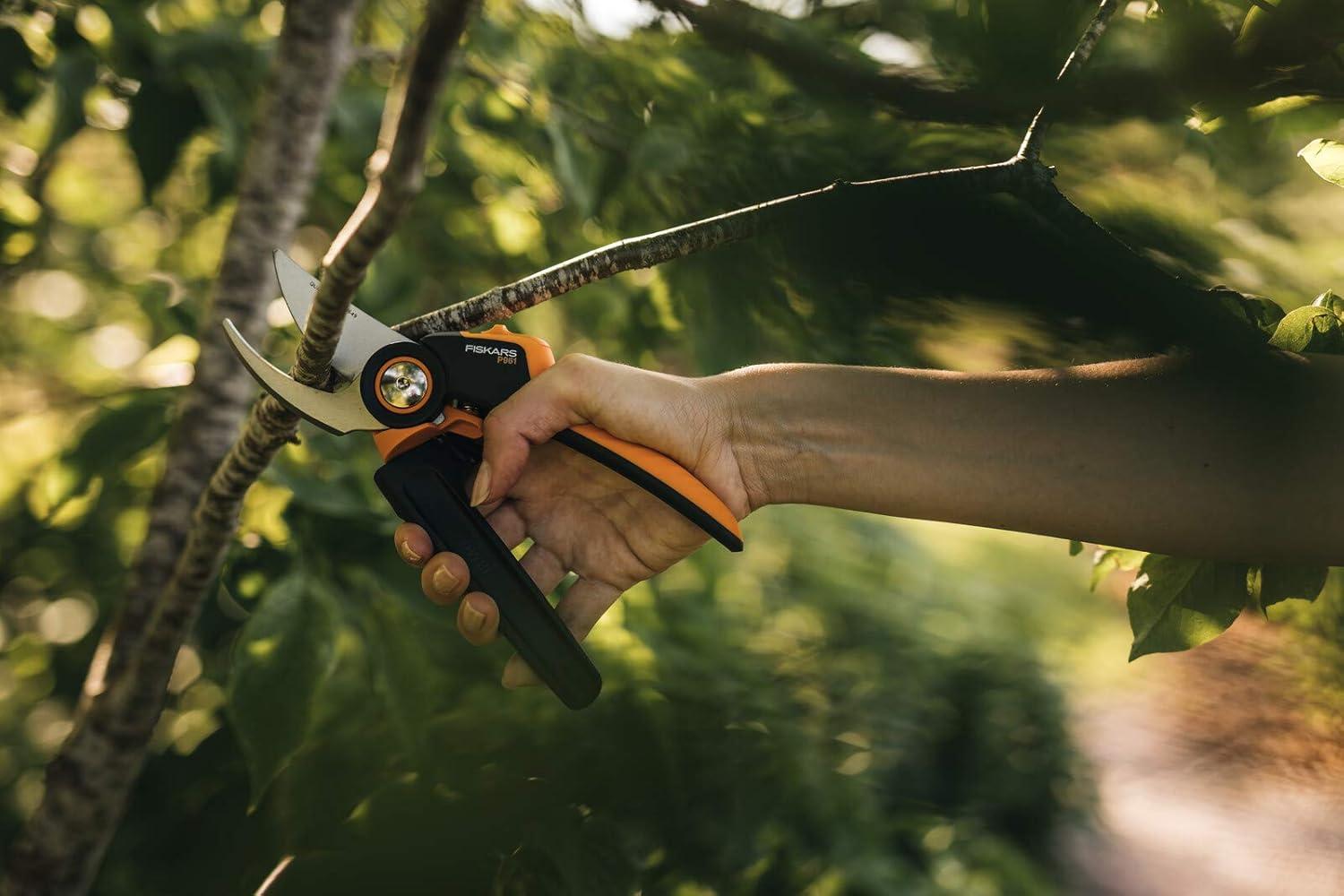 imageFiskars Bypass Garden Pruners L XSeries PowerGear P961 with Rolling Handle for Fresh Branches and Twigs NonStick Coated Stainless Steel Blades Length 222 cm BlackOrange 1057175Xseries P961
