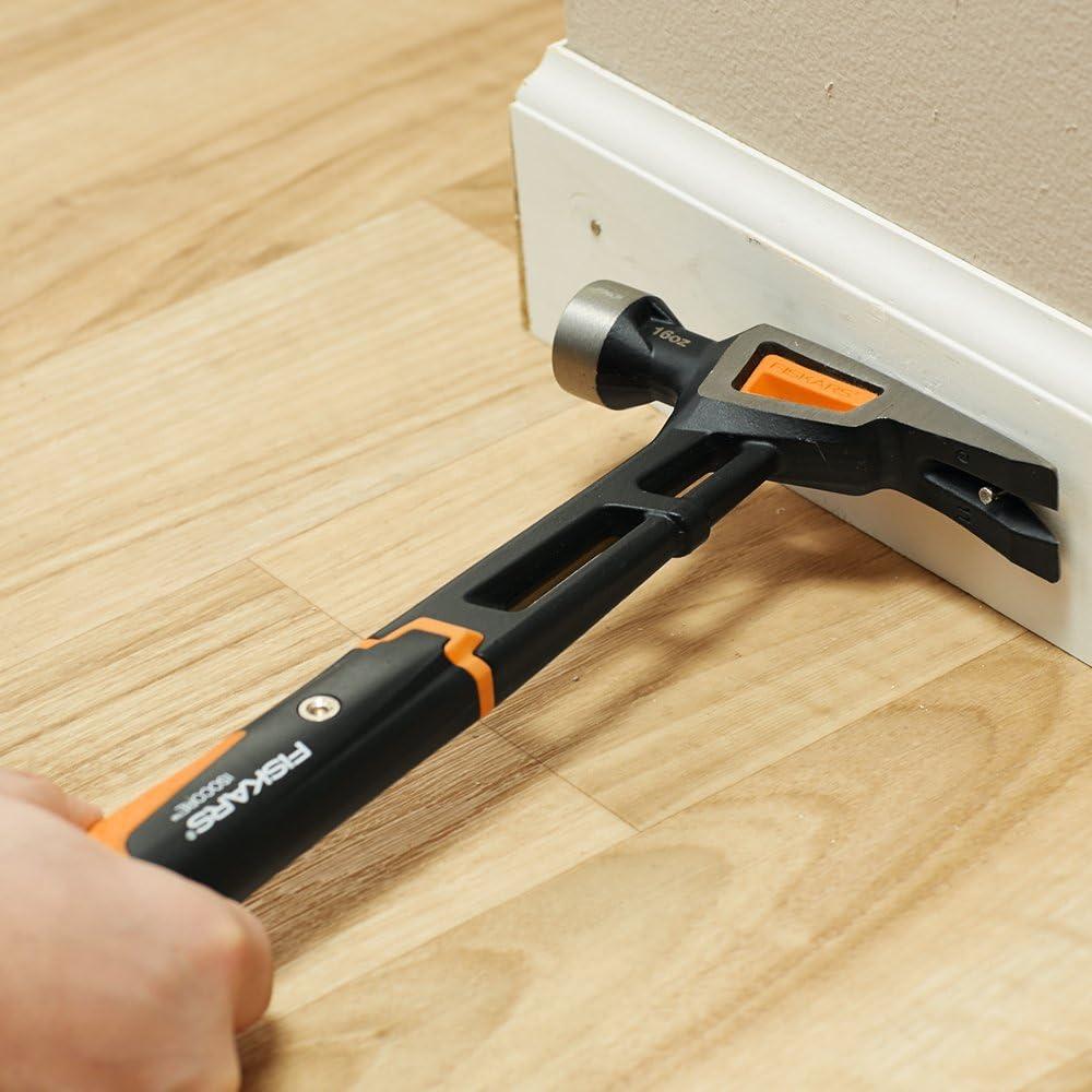 imageFiskars IsoCore 22 oz MilledFace Framing Claw Hammer with Shock Reduction 16 inRip Claw Finishing Hammer